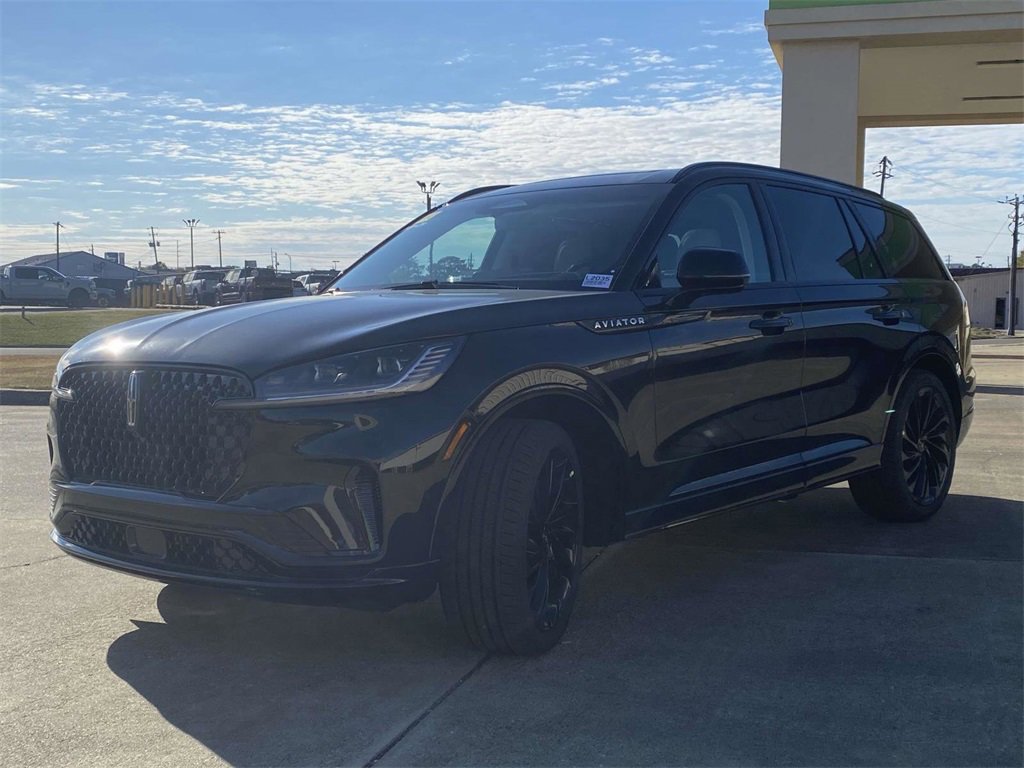 New 2025 Lincoln Aviator Reserve w/ Luxury Package image 7