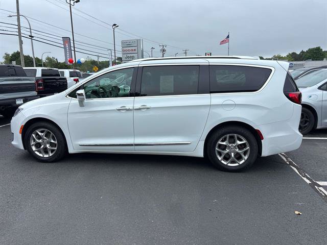 Used 2018 Chrysler Pacifica Limited FWD image 5