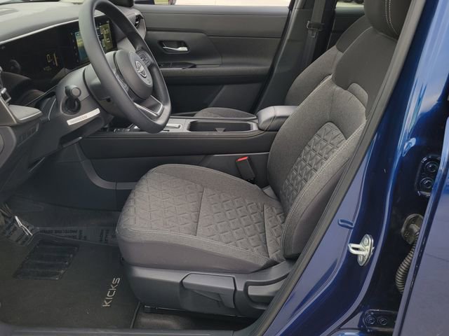 Used 2025 Nissan Kicks SV AWD/4WD image 8