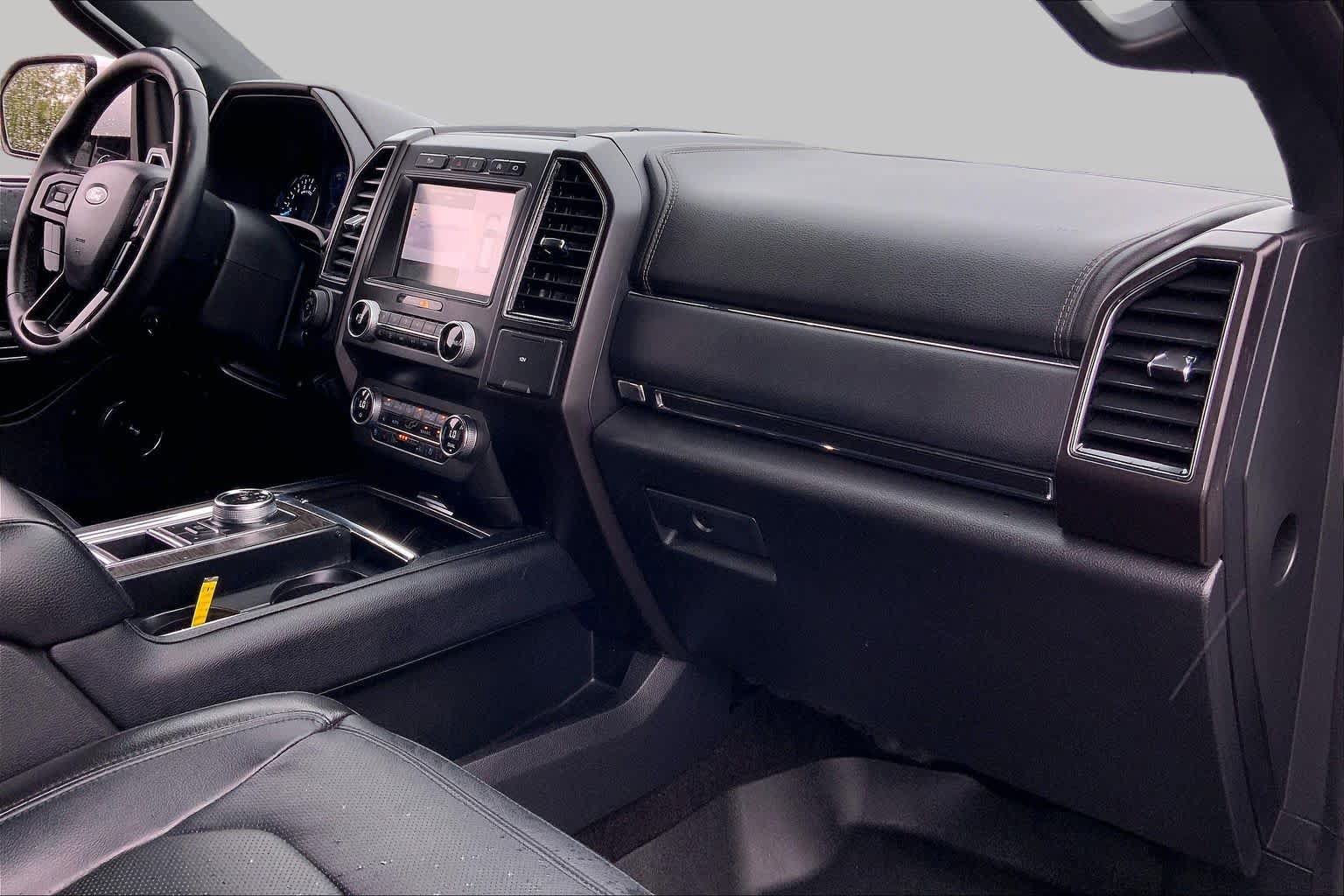 Used 2019 Ford Expedition Limited w/ Equipment Group 302A RWD image 19