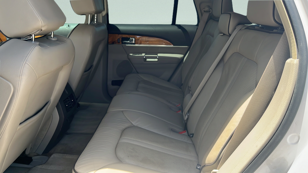 Used 2014 Lincoln MKX FWD w/ Equipment Group 102A image 15