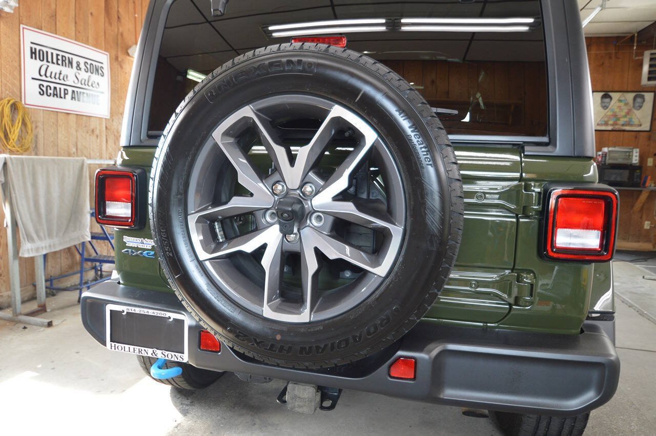 Used 2024 Jeep Wrangler Unlimited w/ Convenience Group AWD/4WD image 16