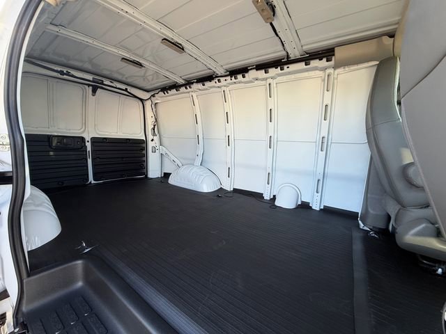 New 2025 Chevrolet Express 3500 w/ Driver Convenience Package image 34