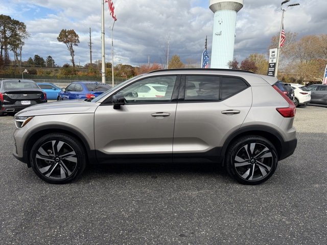 Certified 2023 Volvo XC40 B5 Plus w/ Driver Assist Package image 10