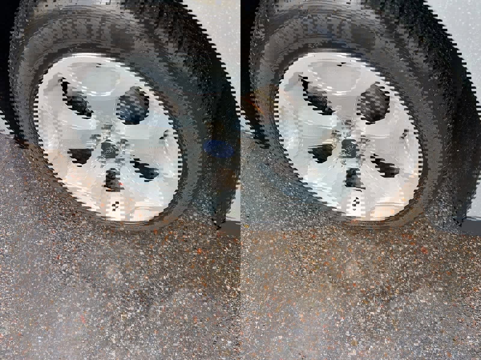 Used 2010 Ford Taurus SEL image 7