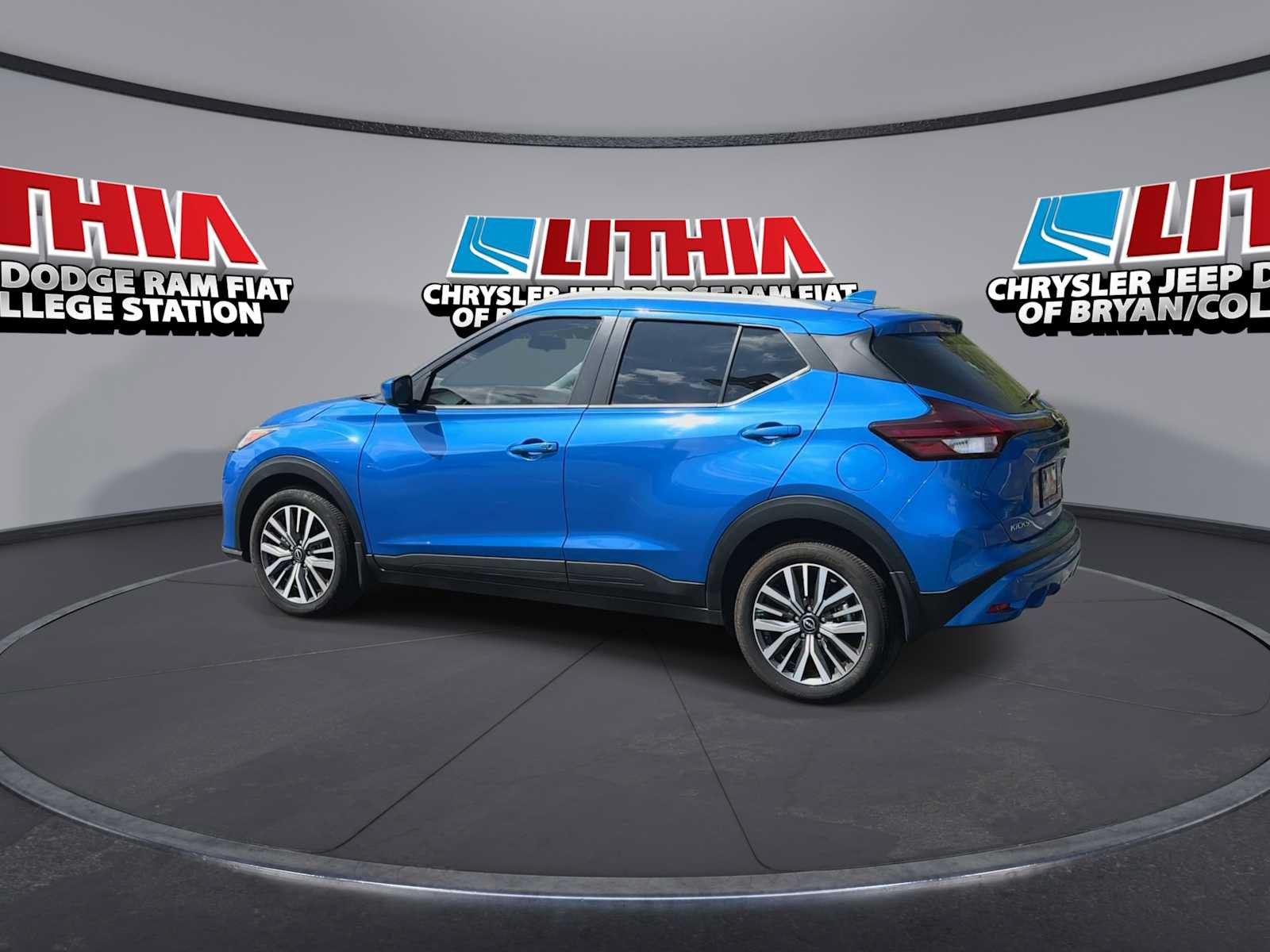 Used 2024 Nissan Kicks SV FWD image 6