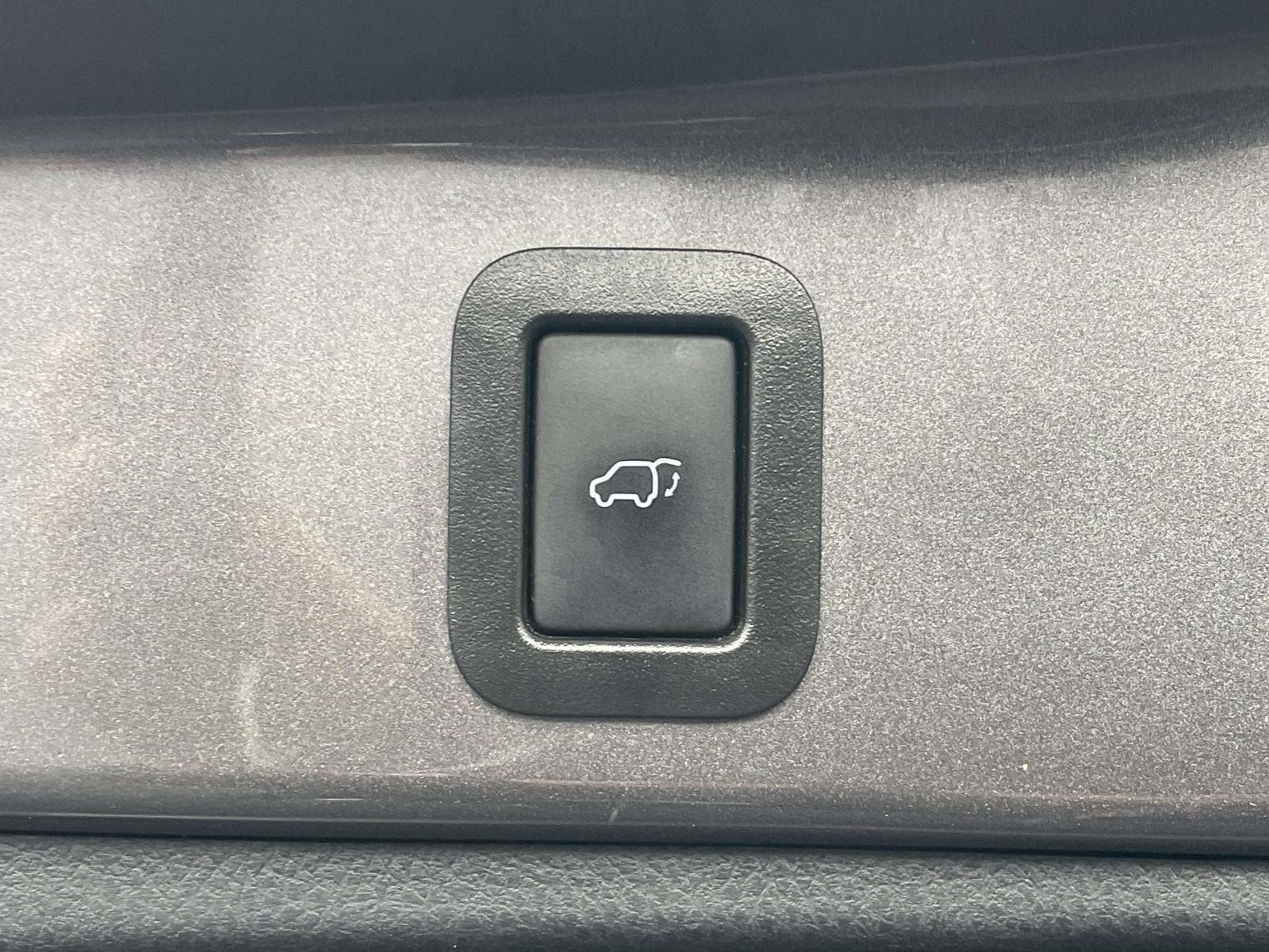 Used 2019 Toyota Highlander SE AWD/4WD image 11