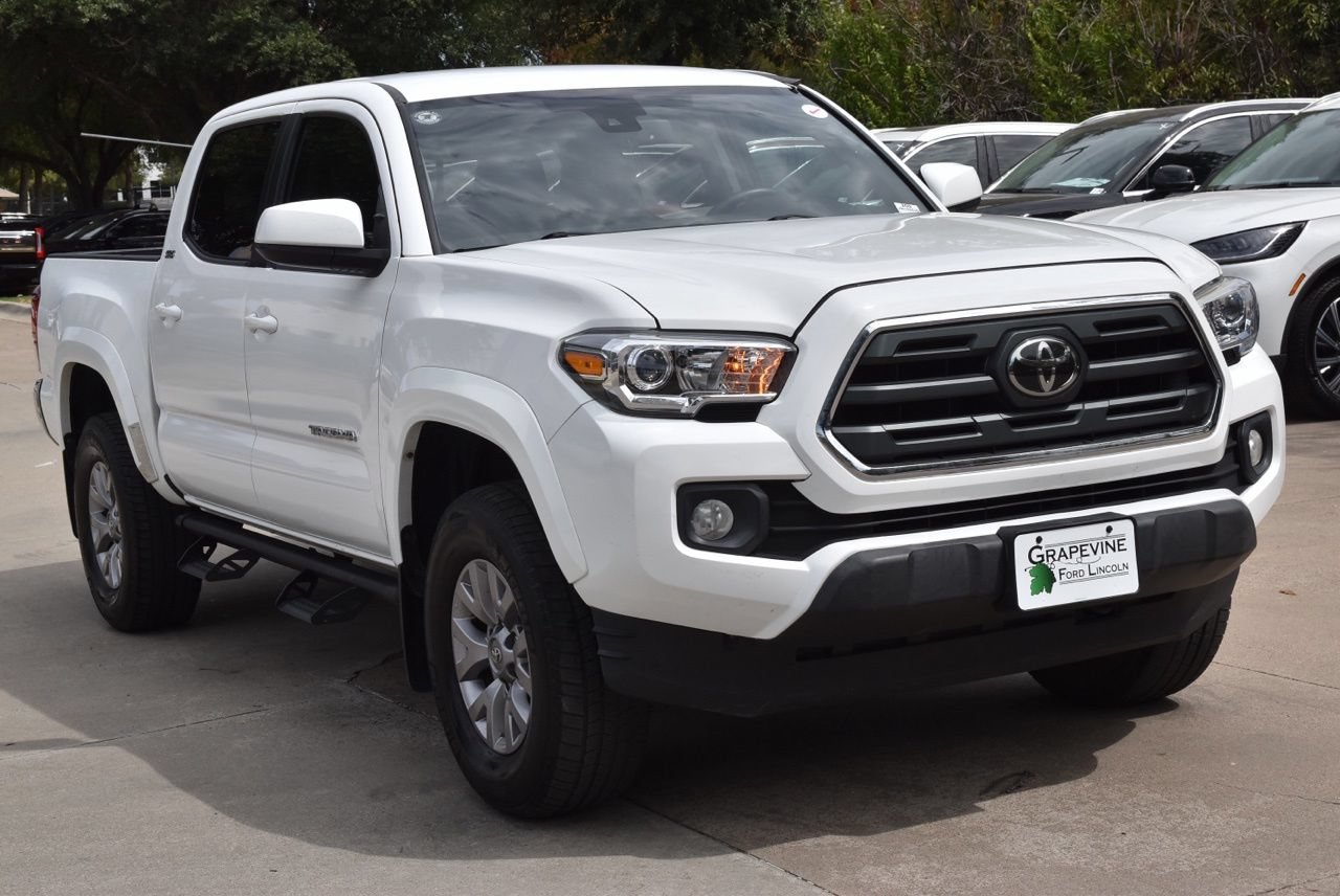 Used 2018 Toyota Tacoma SR5 AWD/4WD image 4