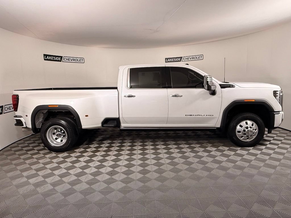 Used 2024 GMC Sierra 3500 Denali Ultimate AWD/4WD image 7
