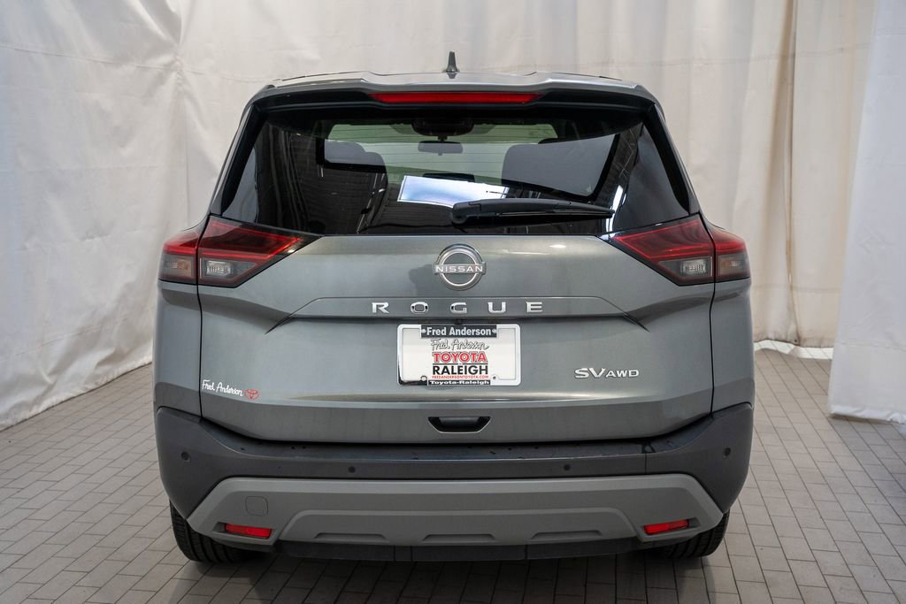 Used 2023 Nissan Rogue SV image 4