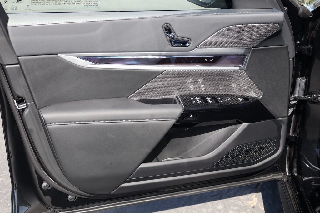 Used 2026 BMW 740i w/ Premium Package RWD image 17