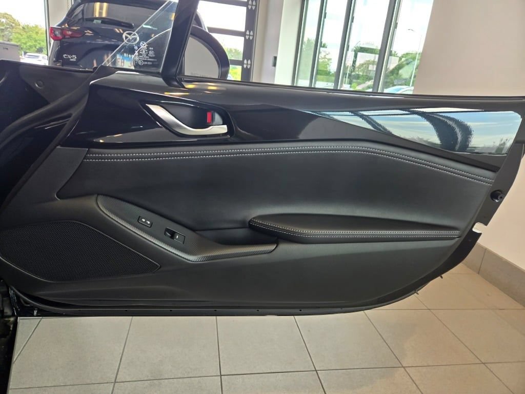 Used 2025 MAZDA MX-5 Miata Grand Touring RWD image 6