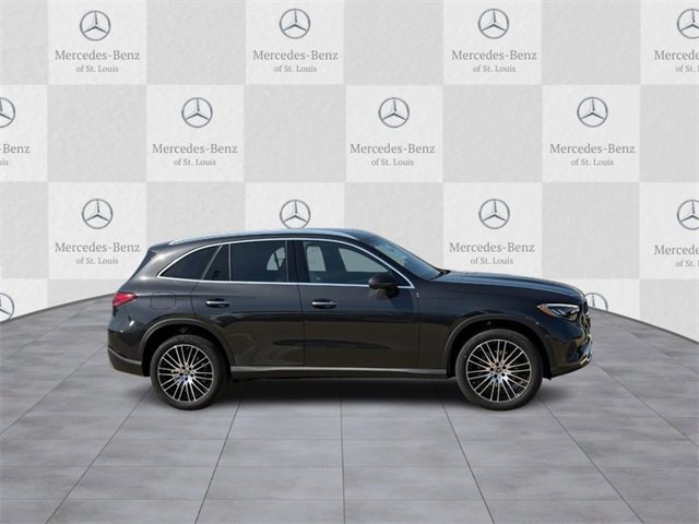 Used 2025 Mercedes-Benz GLC 300 GLC 300 image 2