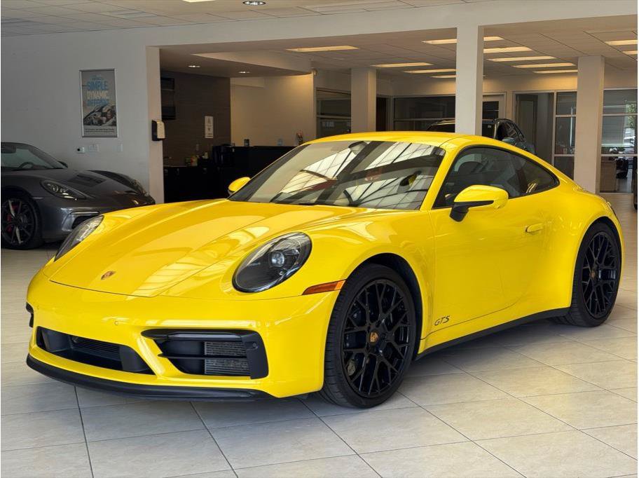 Used 2023 Porsche 911 Carrera GTS RWD image 2