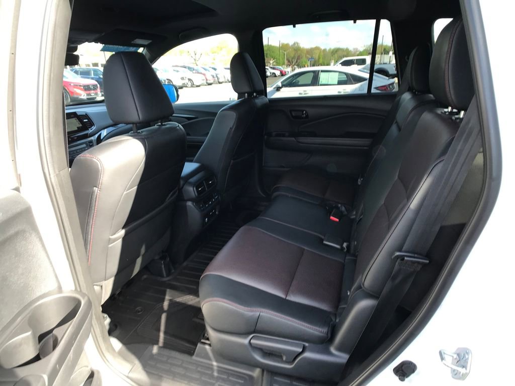Certified 2024 Honda Passport Black Edition image 27