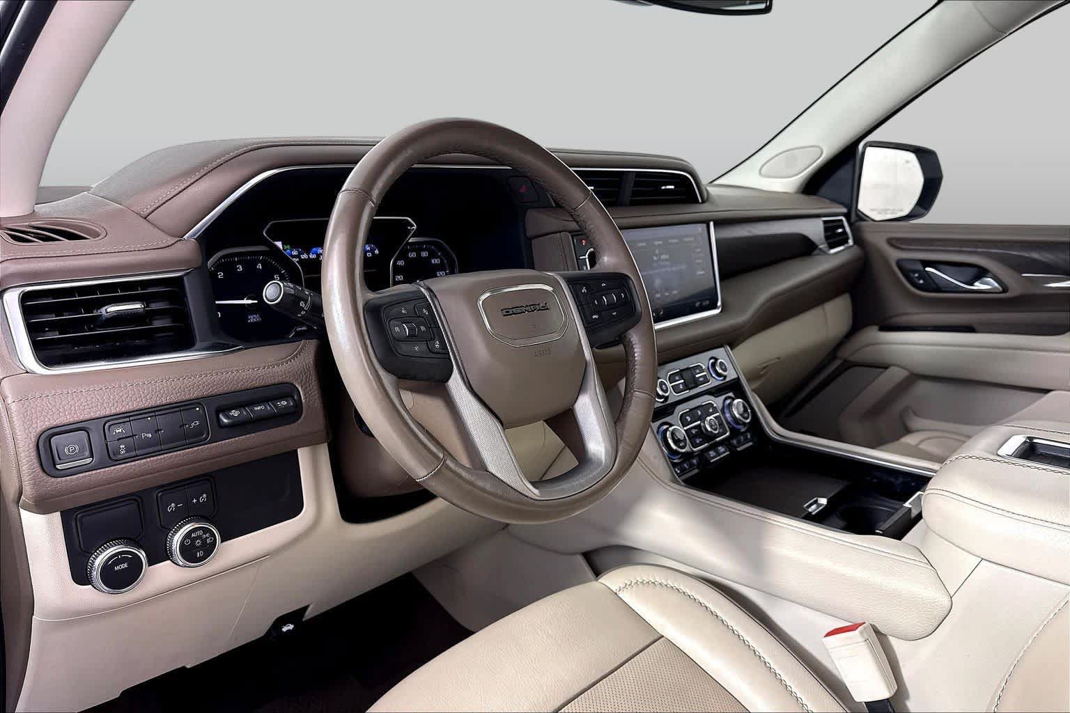 Used 2021 GMC Yukon XL Denali RWD image 15