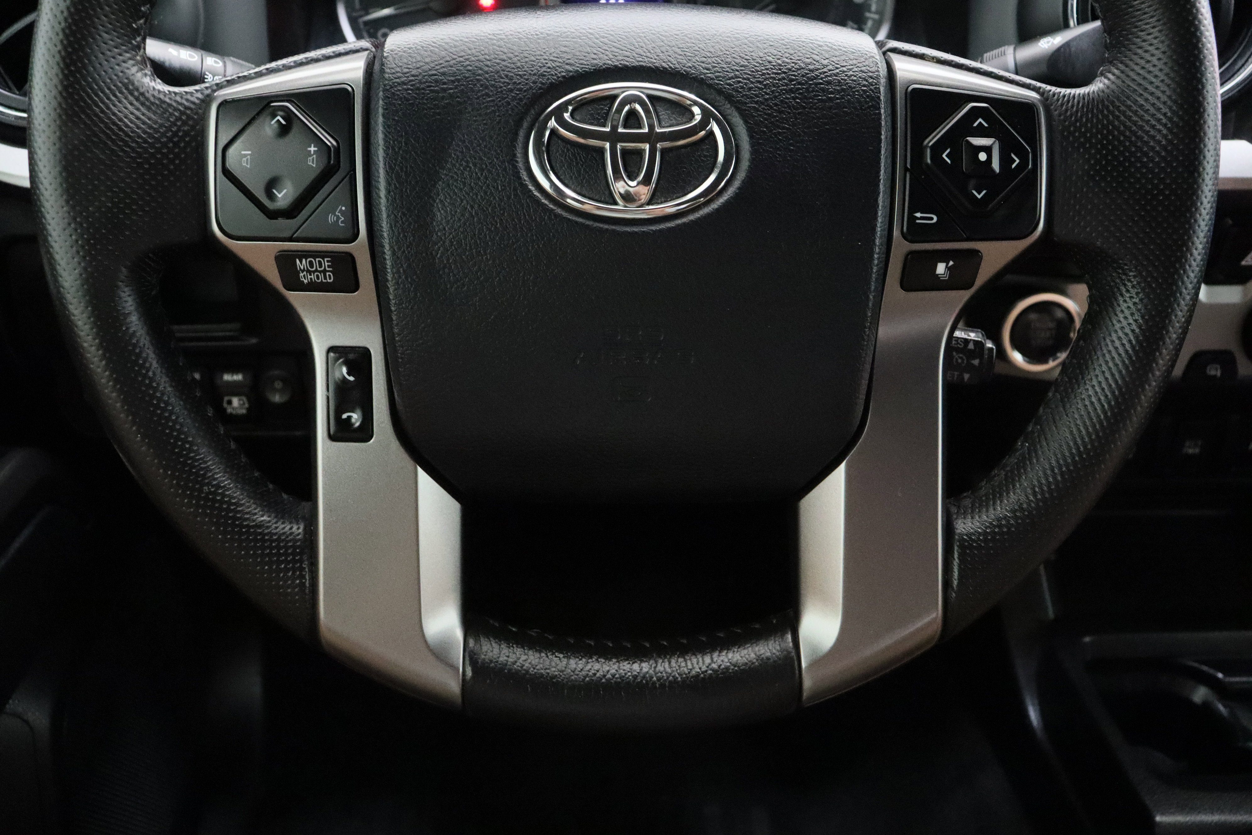 Used 2017 Toyota Tacoma Limited w/ Tow Package image 26