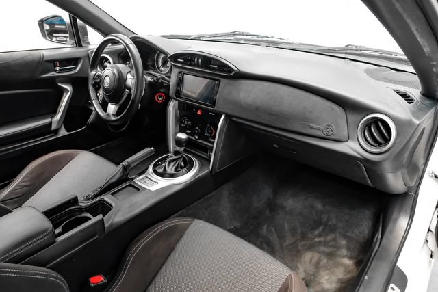 Used 2020 Toyota 86 RWD image 16