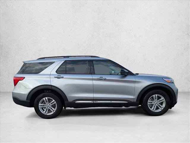 Certified 2023 Ford Explorer XLT w/ Equipment Group 202A image 4
