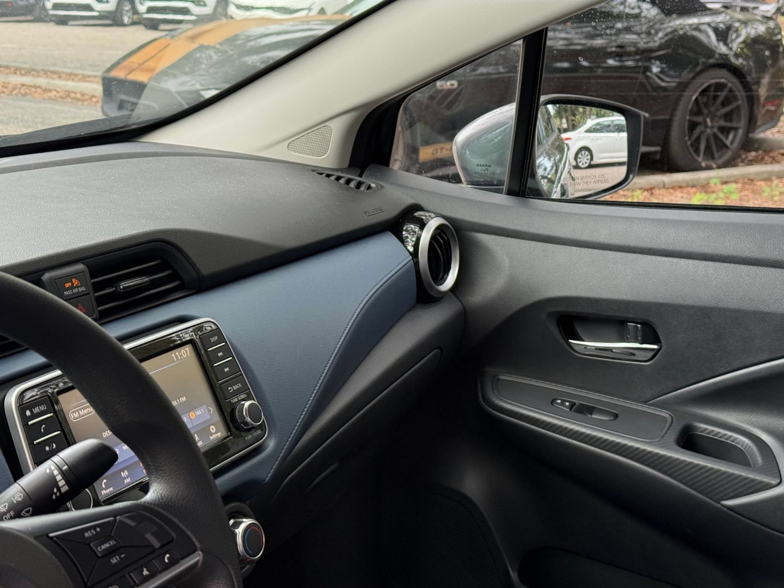 Used 2025 Nissan Versa SV FWD image 31