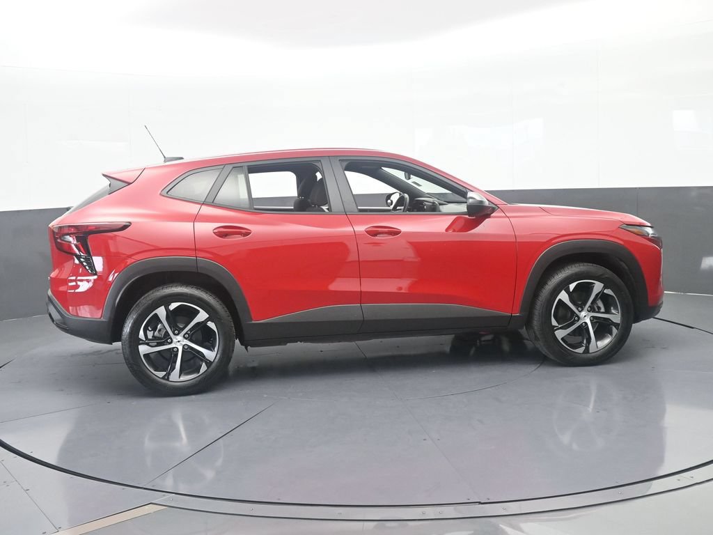 Used 2026 Chevrolet Trax RS FWD image 7