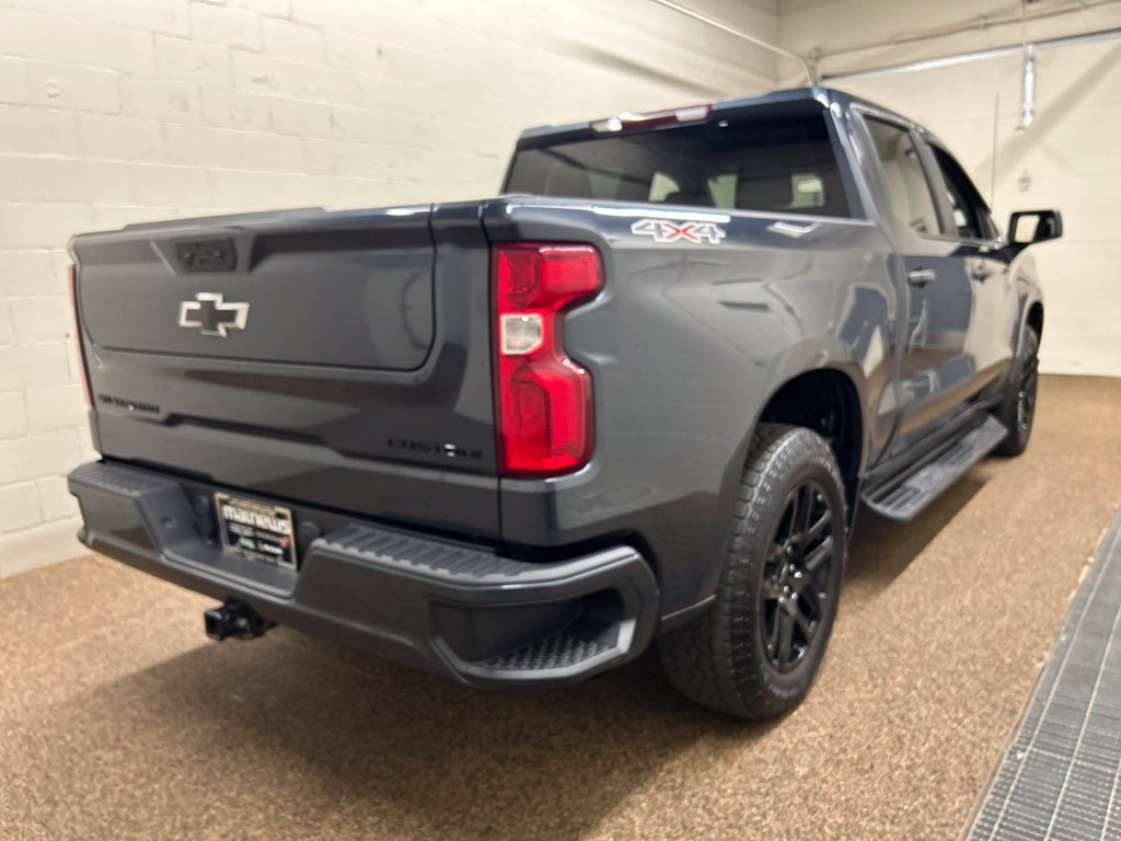 Used 2022 Chevrolet Silverado 1500 Custom w/ LPO, Blackout Package AWD/4WD image 2