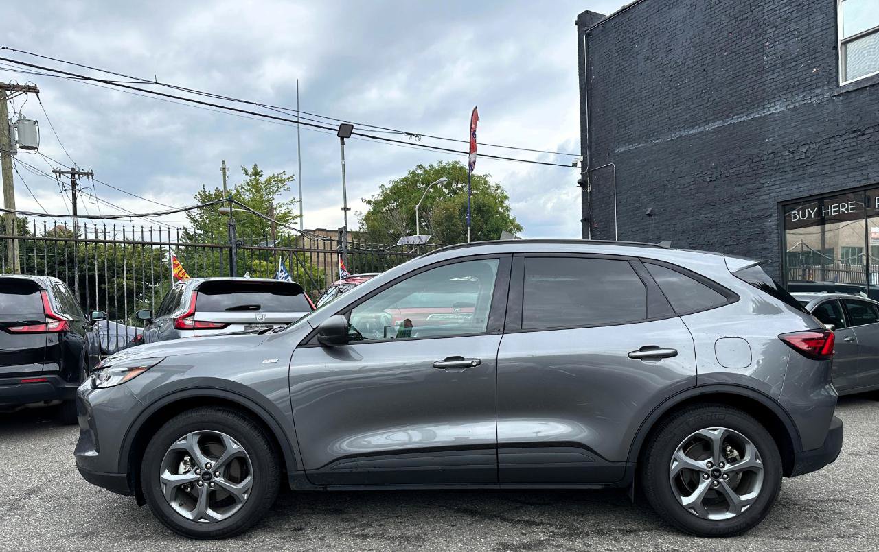 Used 2025 Ford Escape ST-Line FWD image 4