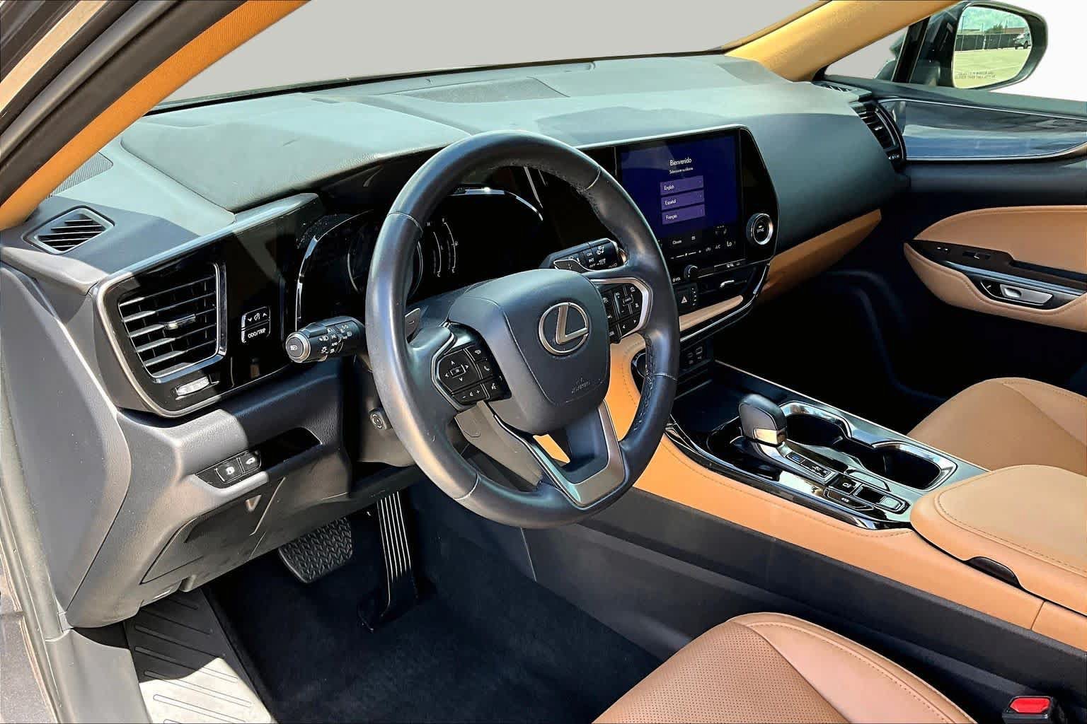 Used 2025 Lexus NX 250 FWD w/ Accessory Package (2T) image 18