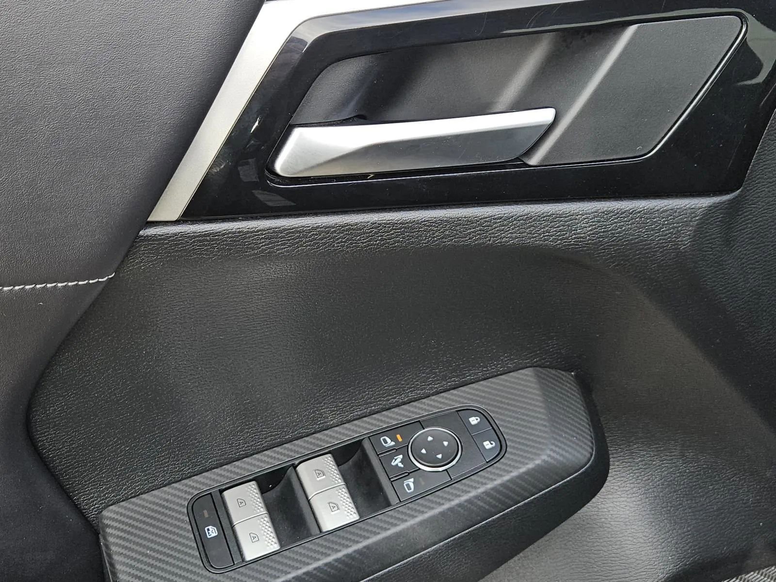 Used 2024 Mitsubishi Outlander SE Black Edition image 20