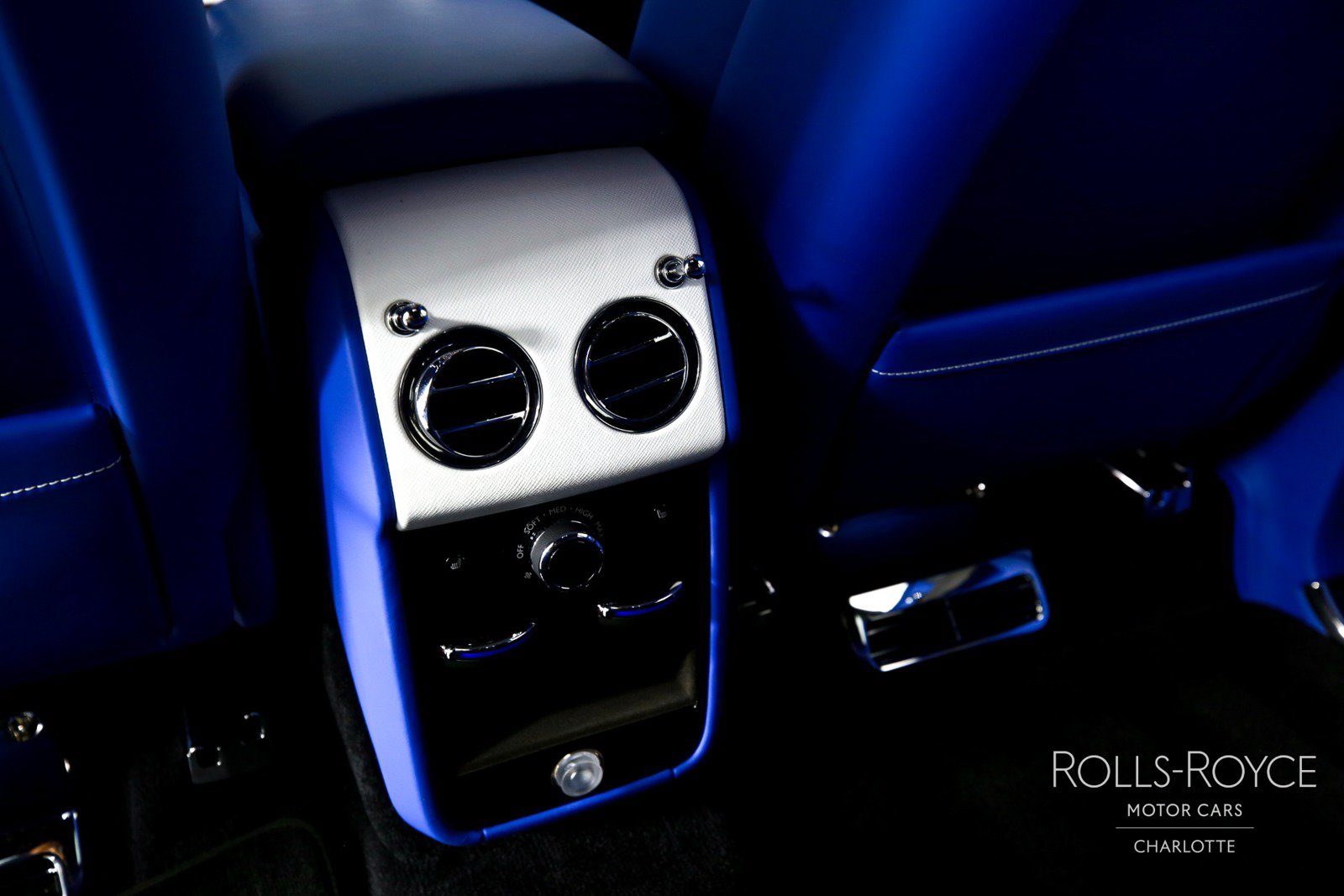 Used 2024 Rolls-Royce Cullinan AWD/4WD image 28