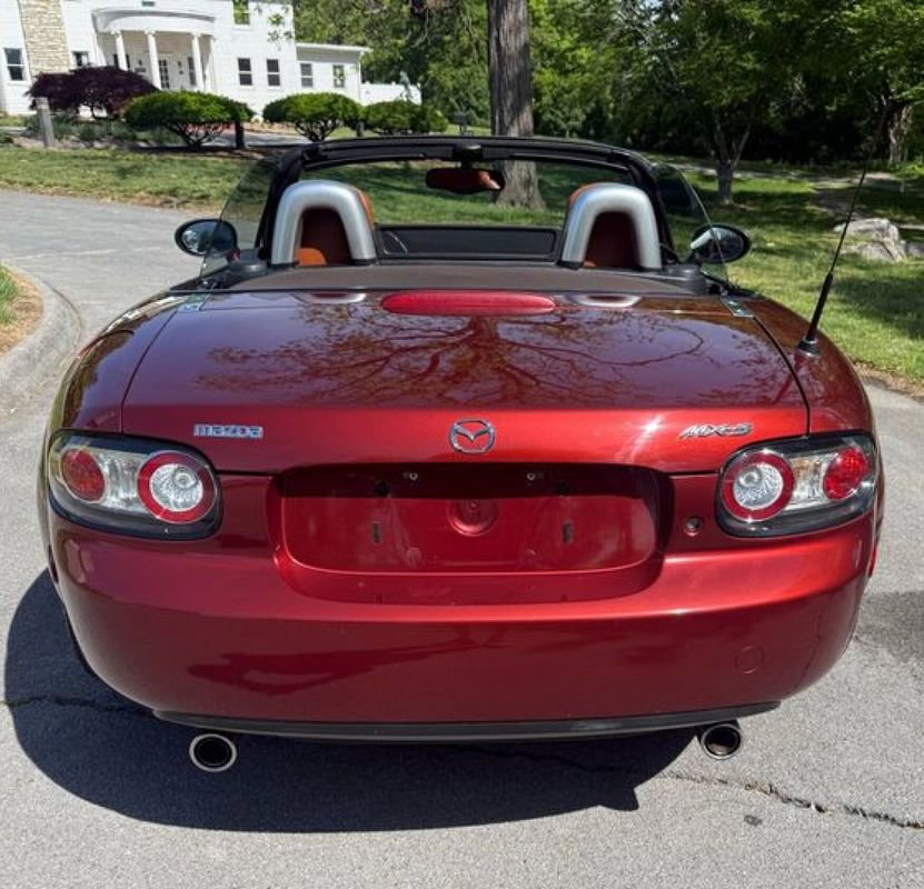 Used 2006 MAZDA MX-5 Miata Grand Touring w/ Premium Pkg RWD image 8
