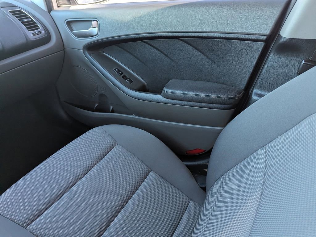 Used 2018 Kia Forte LX w/ LX Rear Camera Package image 13