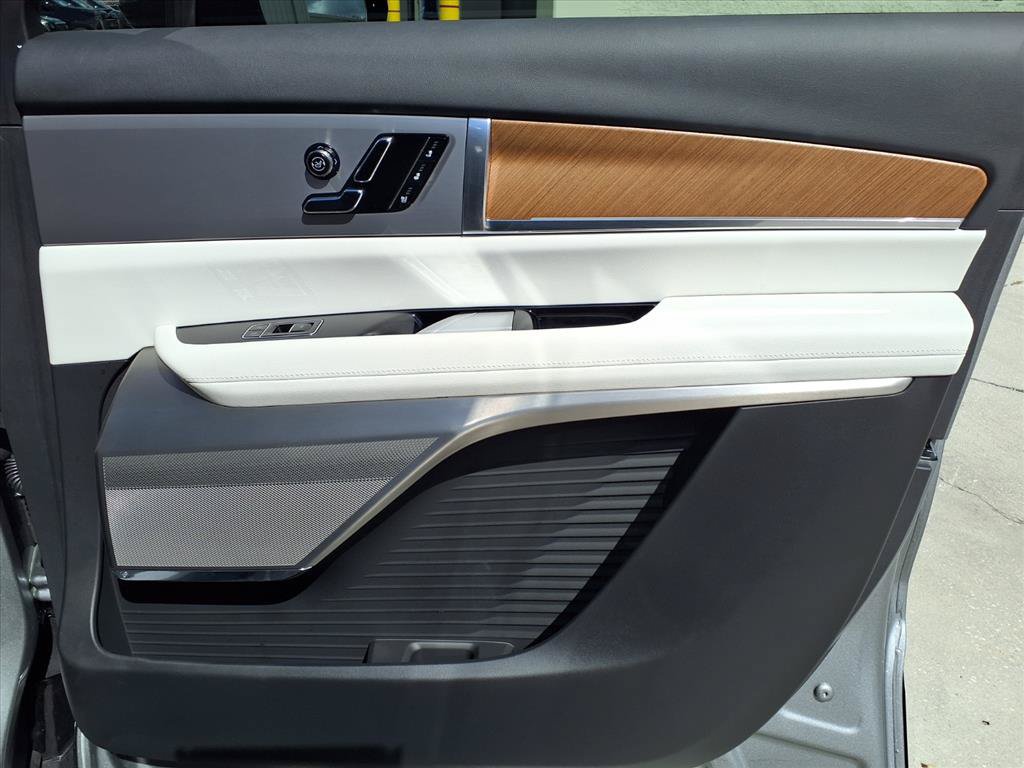 Certified 2026 Cadillac Vistiq Sport AWD/4WD image 10