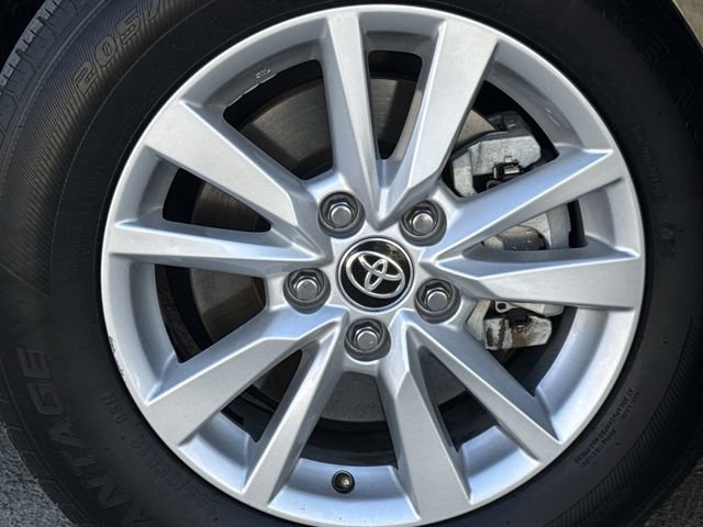 Used 2025 Toyota Camry LE image 10