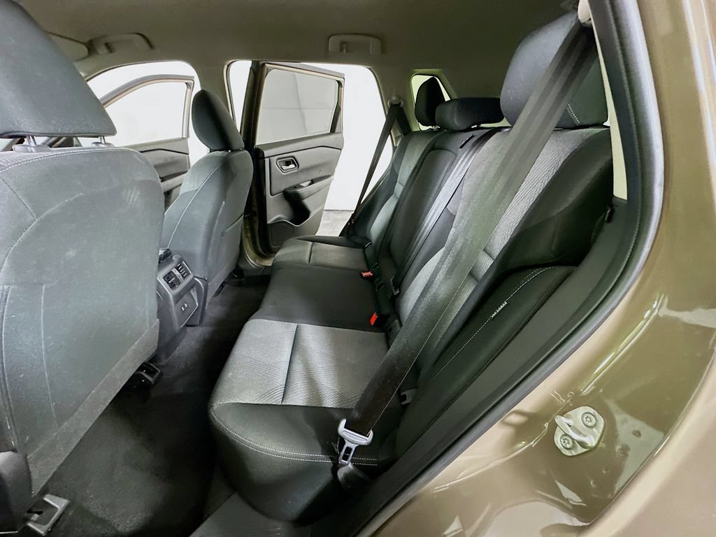 Used 2025 Nissan Rogue SV AWD/4WD image 13