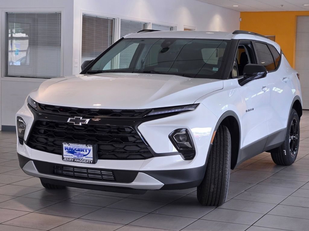 New 2026 Chevrolet Blazer LT w/ Midnight/Sport Edition FWD image 4