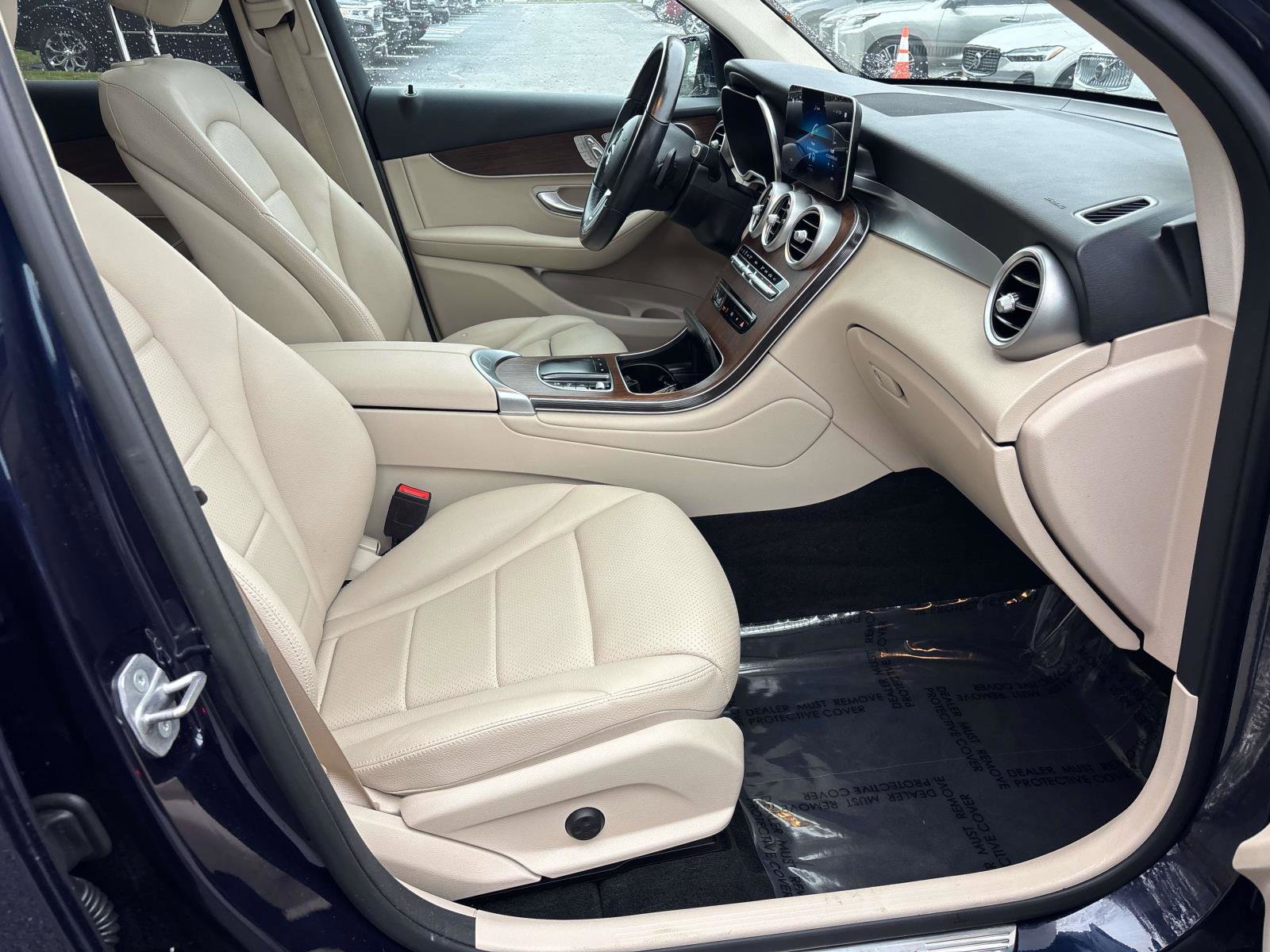 Used 2021 Mercedes-Benz GLC 300 4MATIC image 16