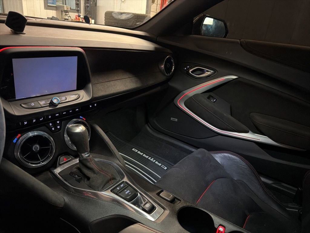 Used 2017 Chevrolet Camaro ZL1 image 10