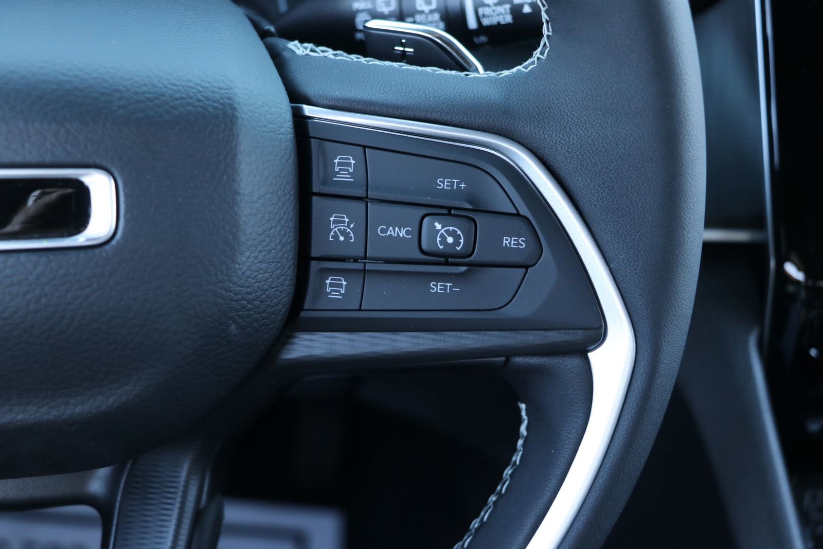 New 2025 Jeep Grand Cherokee L Laredo AWD/4WD image 17
