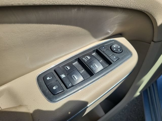 Used 2013 Chrysler 300 C RWD image 17
