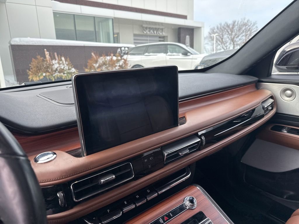 Used 2020 Lincoln Aviator Reserve w/ Equipment Group 202A image 10