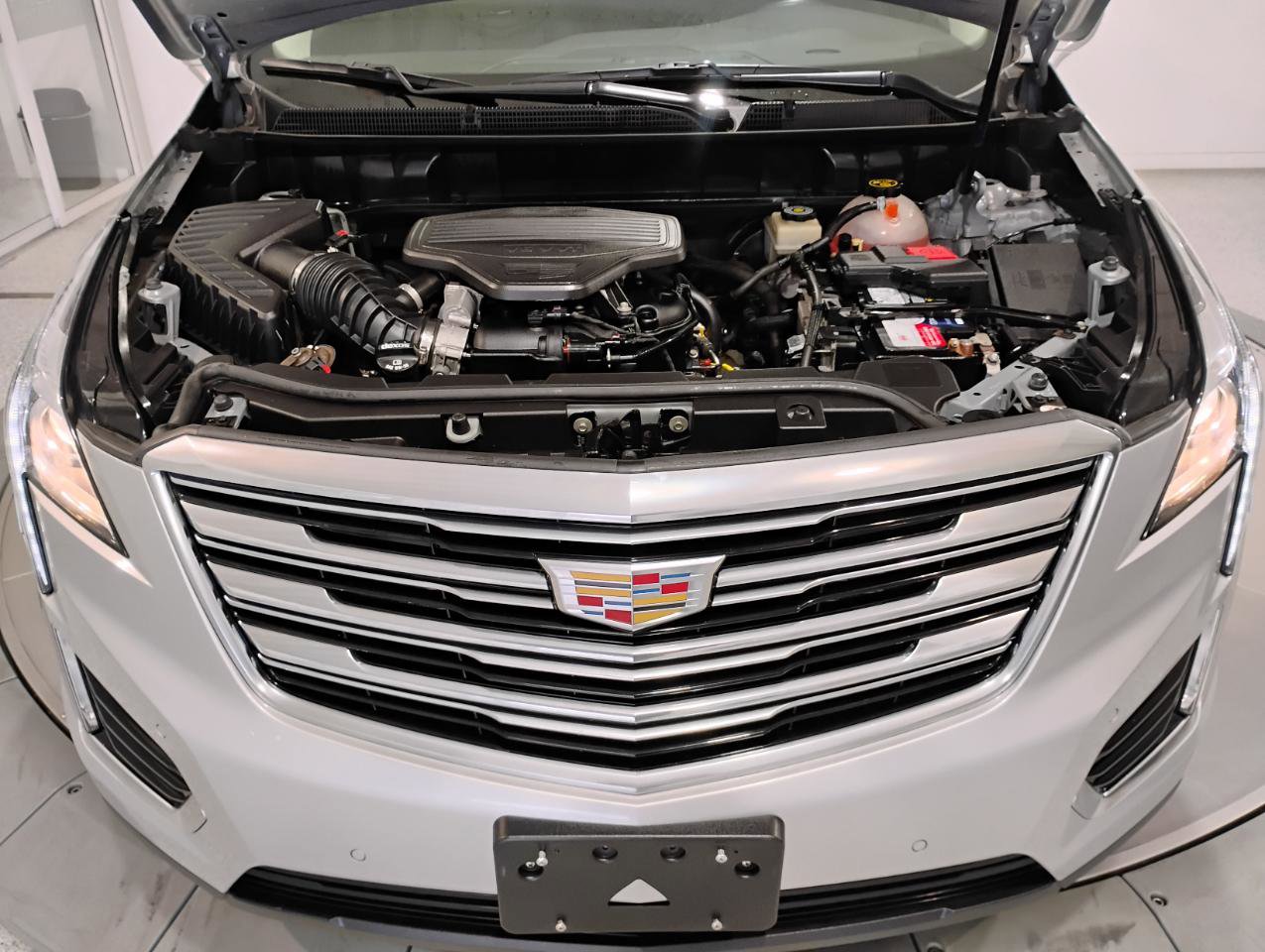 Used 2018 Cadillac XT5 Luxury w/ Driver Awareness Package image 70