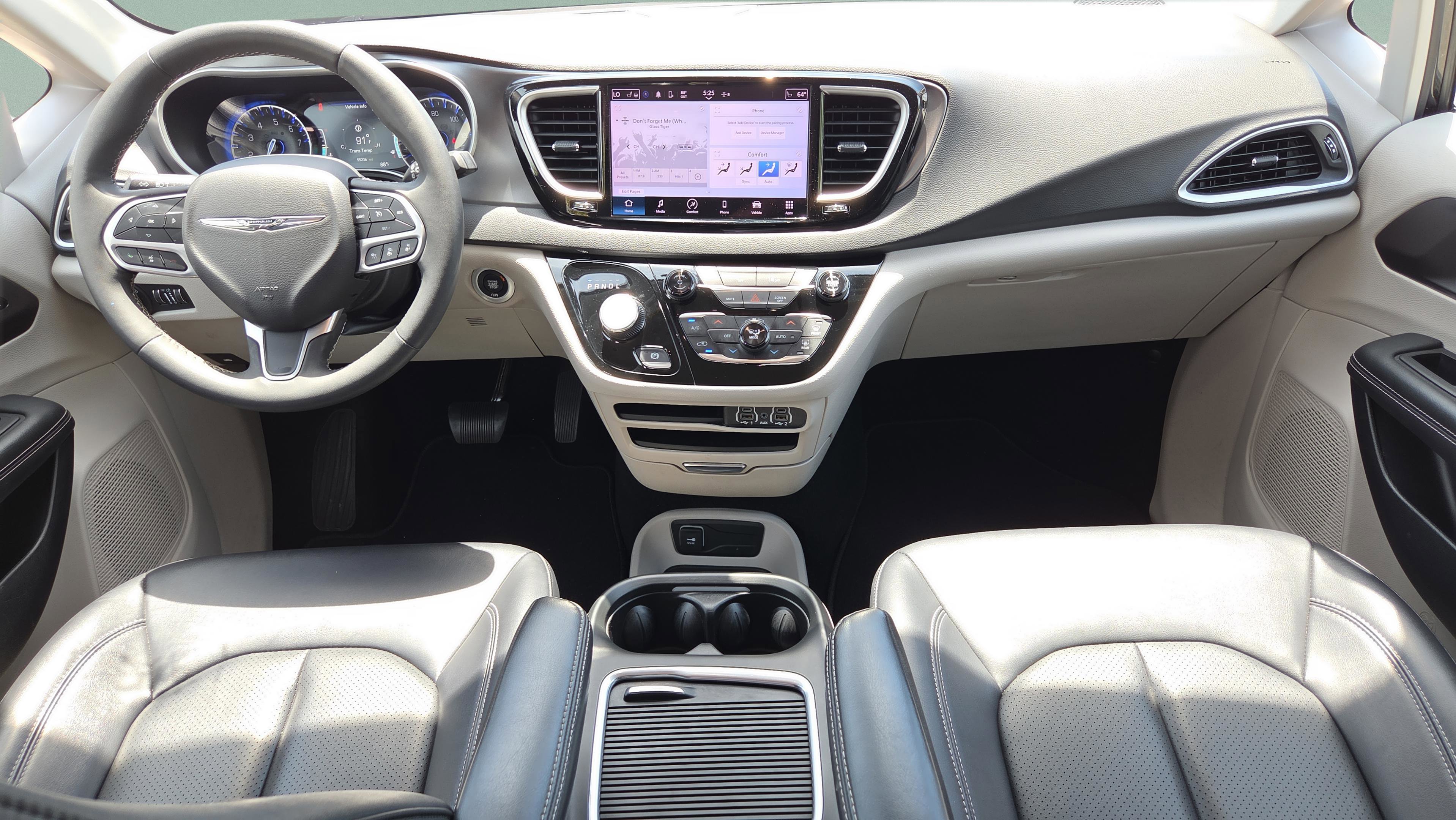 Used 2024 Chrysler Pacifica Touring-L FWD image 15
