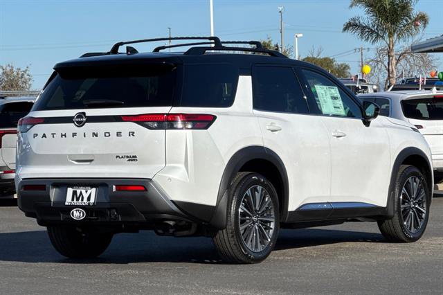 New 2026 Nissan Pathfinder Platinum image 4