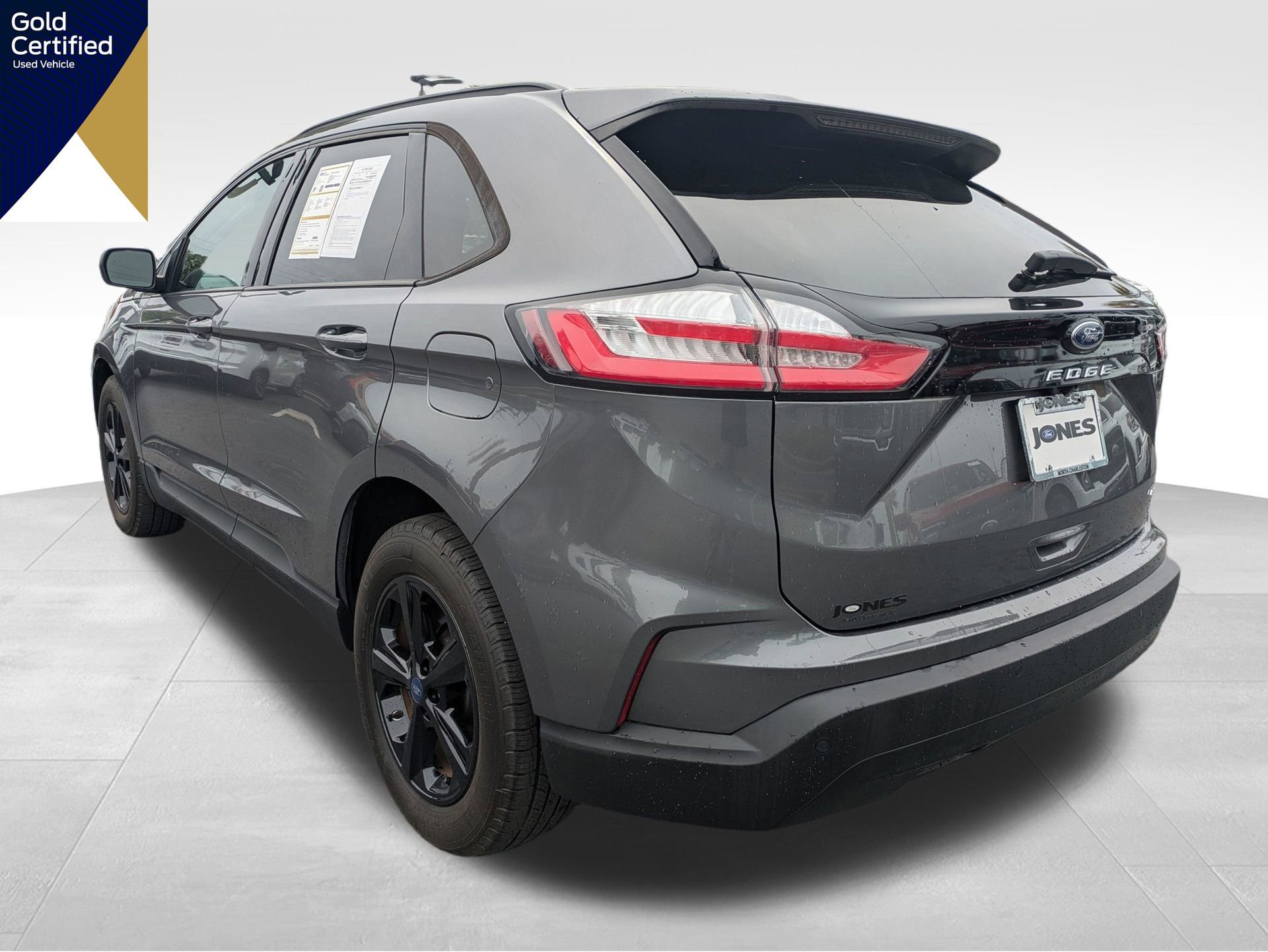 Certified 2022 Ford Edge SE image 9