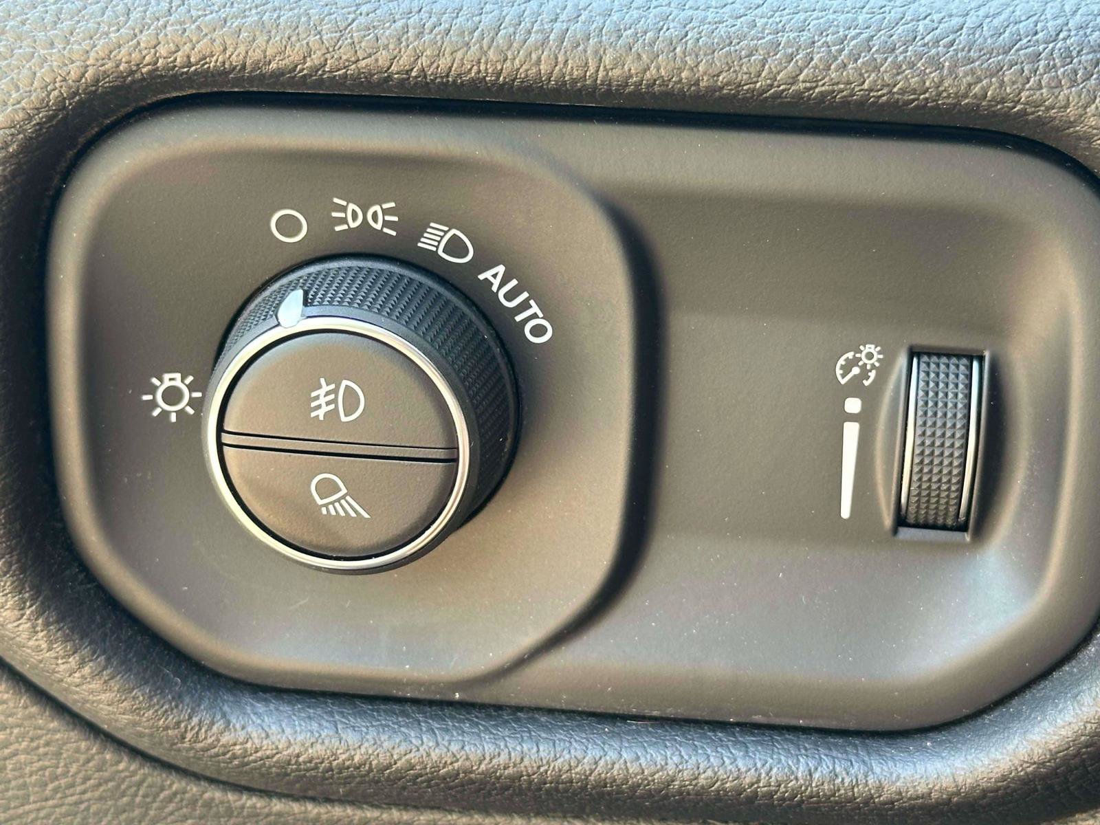 Used 2023 RAM 1500 Big Horn AWD/4WD image 19