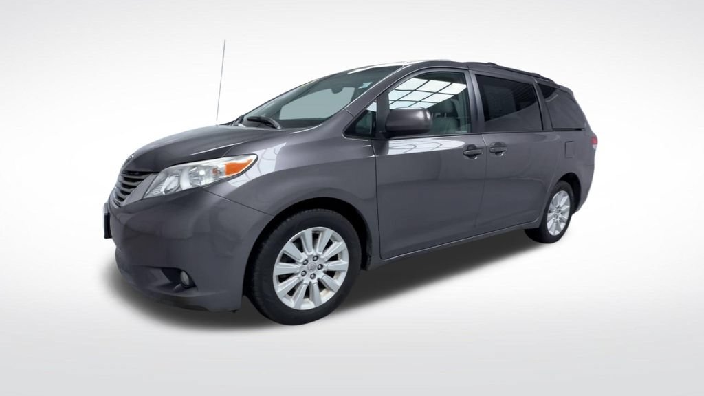 Used 2014 Toyota Sienna XLE AWD/4WD image 4