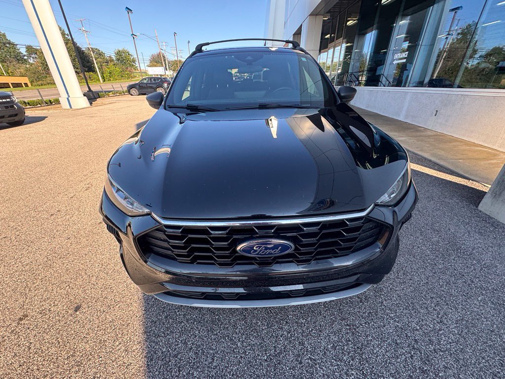 Used 2023 Ford Escape ST-Line w/ Tech Pack #1 AWD/4WD image 8