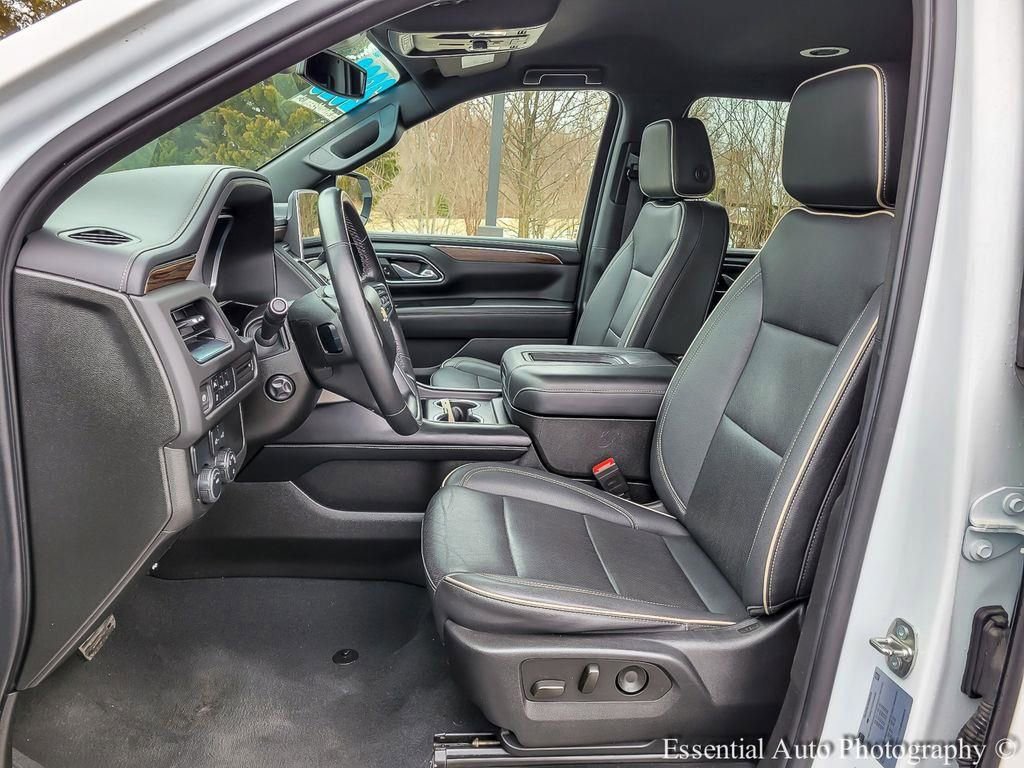 Used 2023 Chevrolet Suburban Premier image 8