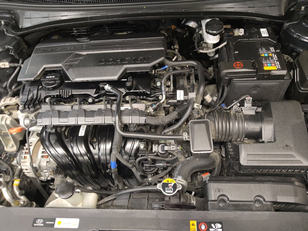Used 2022 Hyundai Elantra Limited w/ Cargo Package FWD image 30